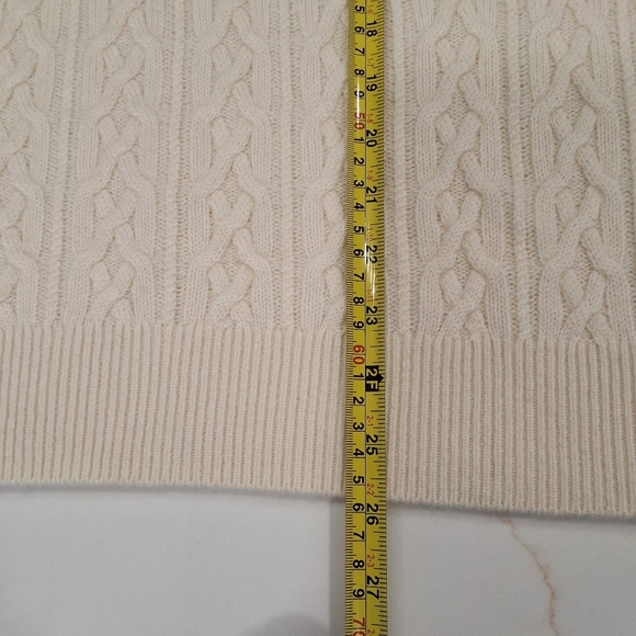 Overland~NWOT~100% Cashmere~Cream Cable Knit~Relaxed Crew Sweater~Size Large - Picture 6 of 7